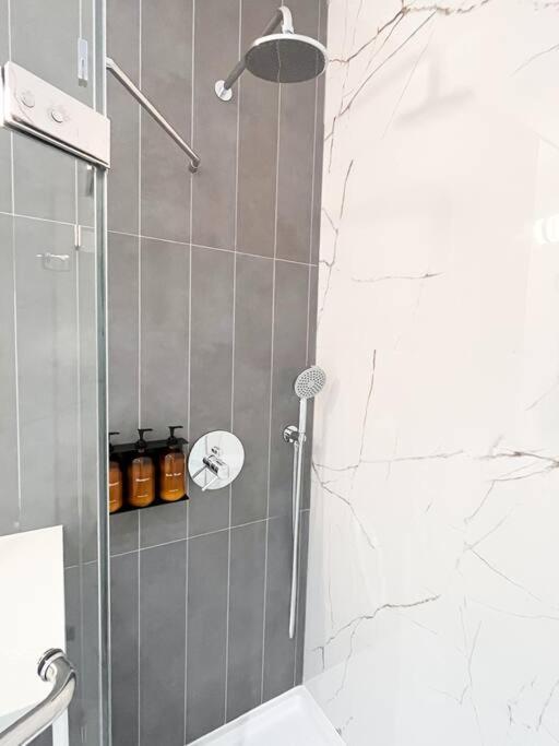 New Beautiful Modern One Bedroom Apt In Brooklyn At Rem-Casa New York Ngoại thất bức ảnh