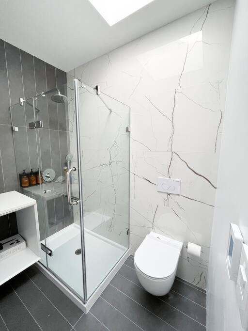 New Beautiful Modern One Bedroom Apt In Brooklyn At Rem-Casa New York Ngoại thất bức ảnh